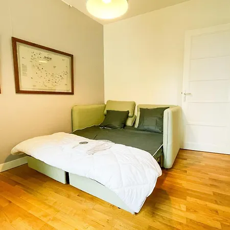 #gv The Charming 2 Bedrooms Apartment